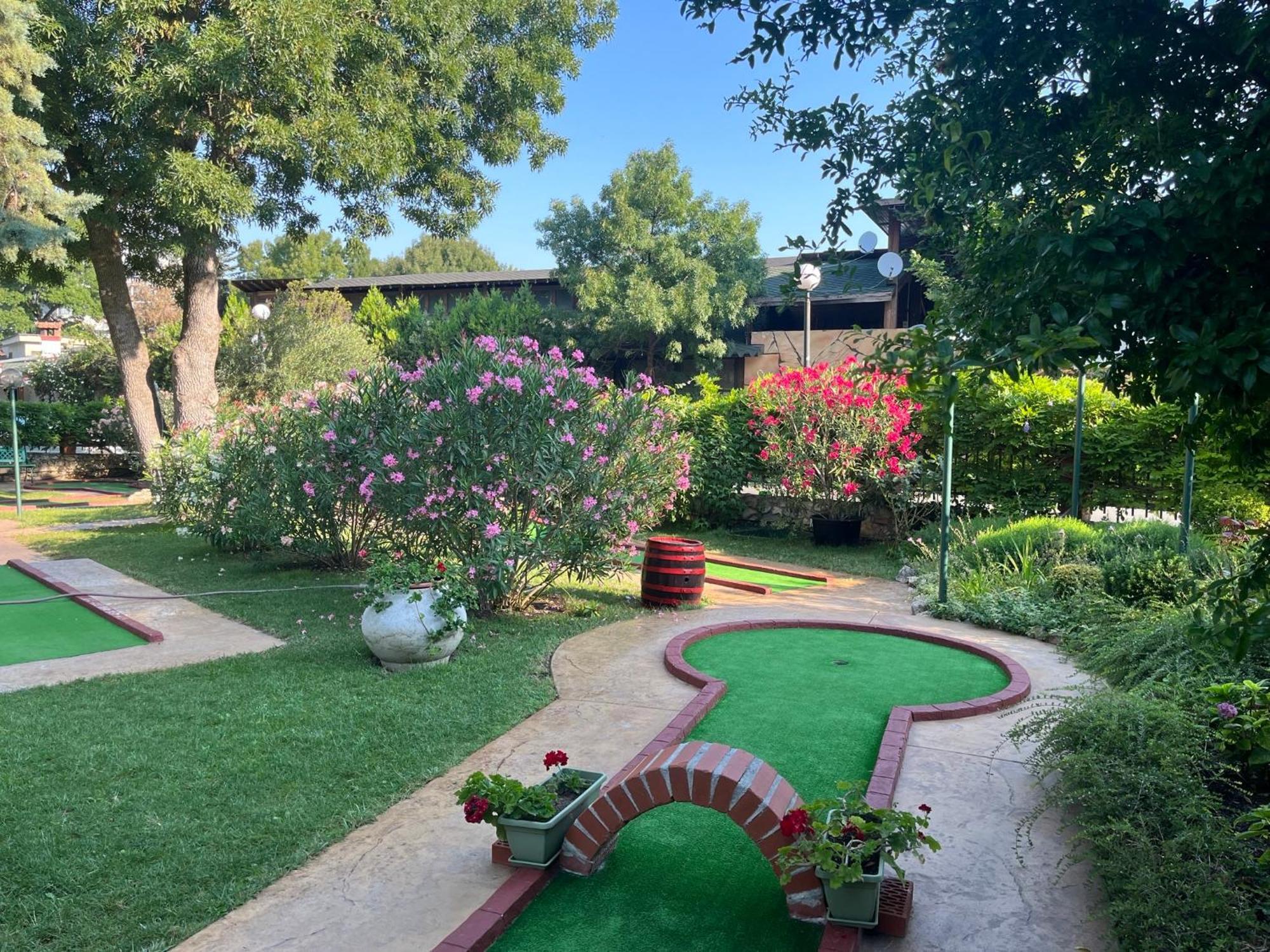 Ξενοδοχείο Oleander House And Tennis Club 3*