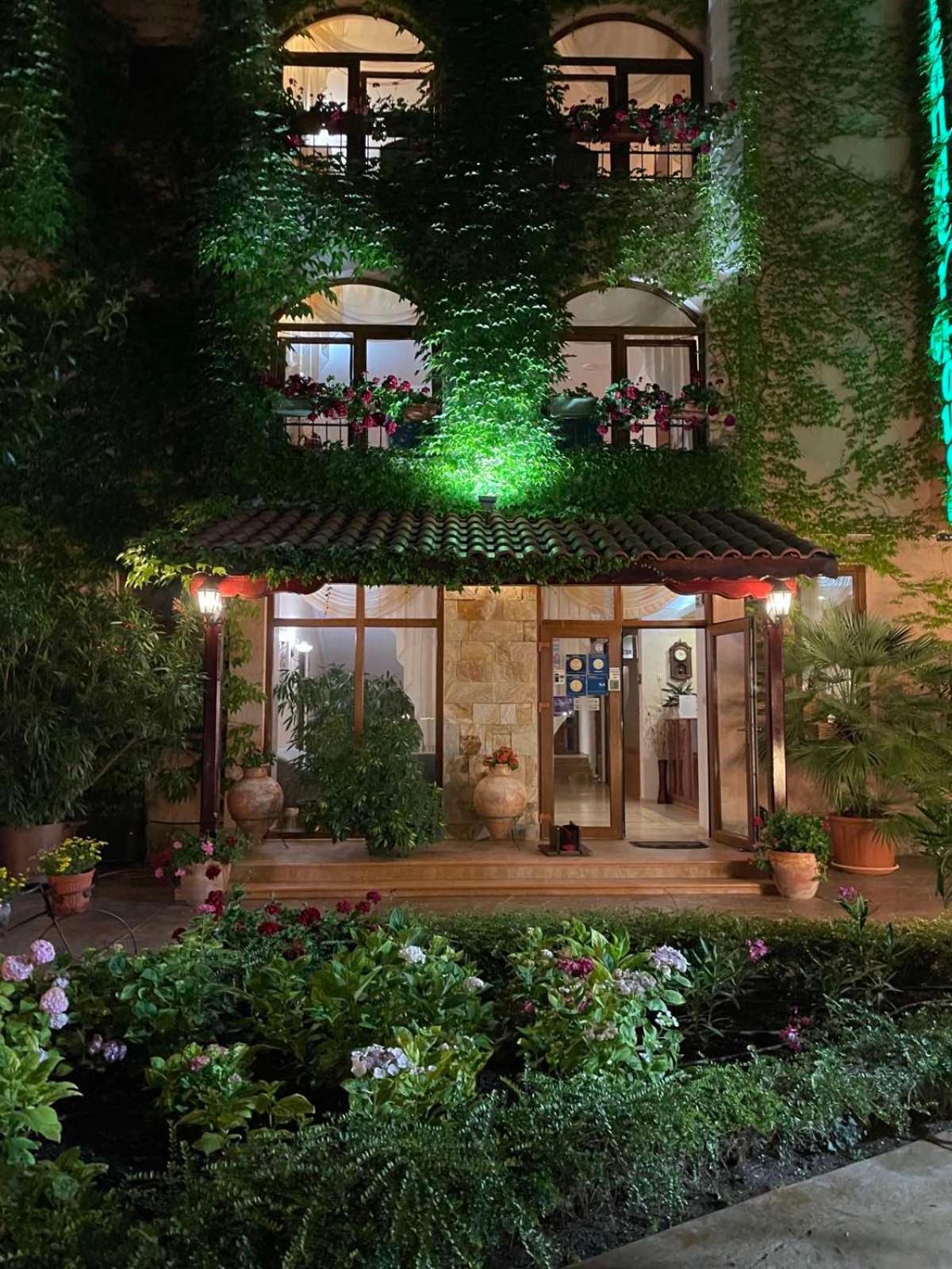 Hotel Oleander House And Tennis Club