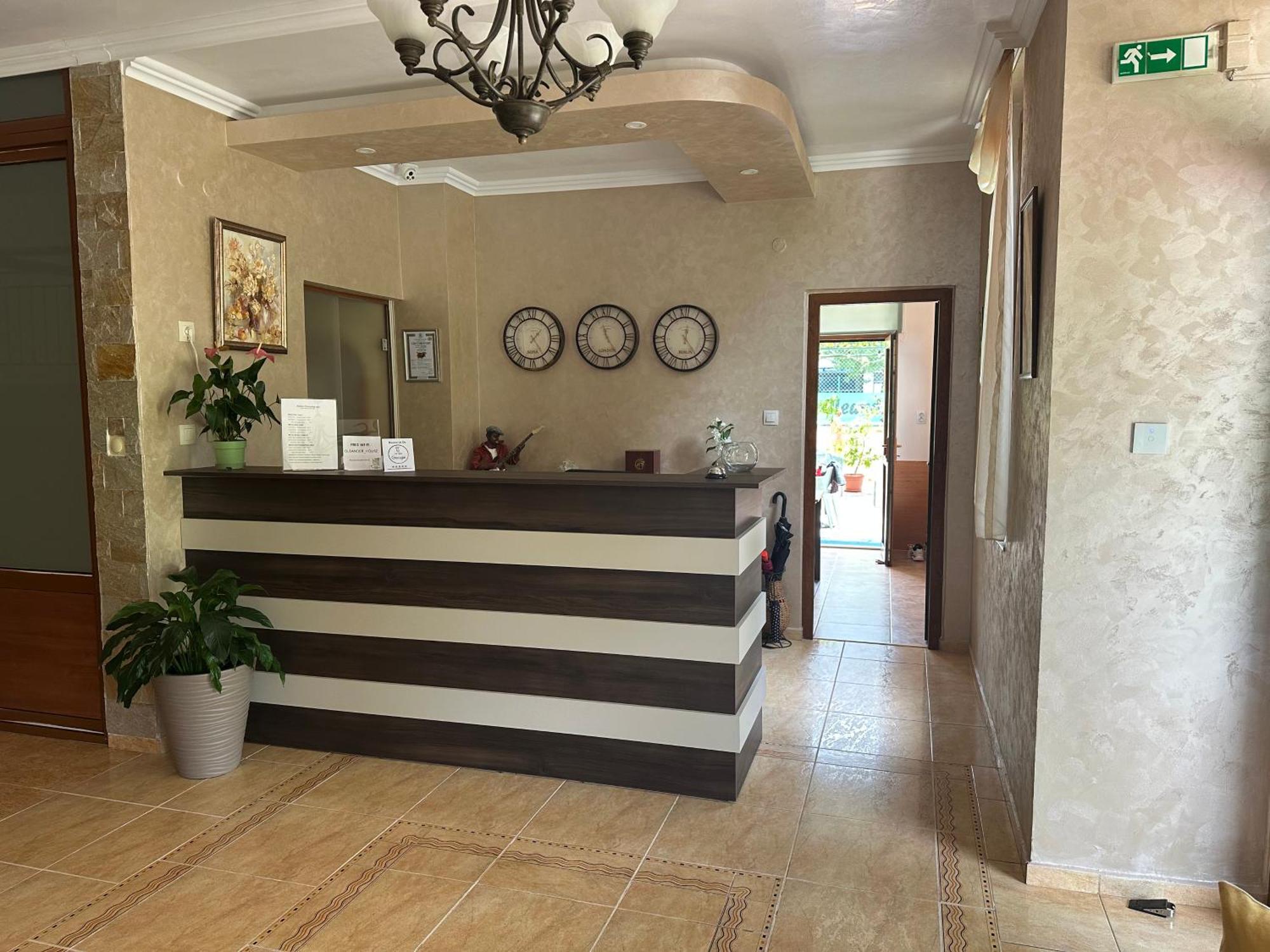 Hotel Oleander House And Tennis Club