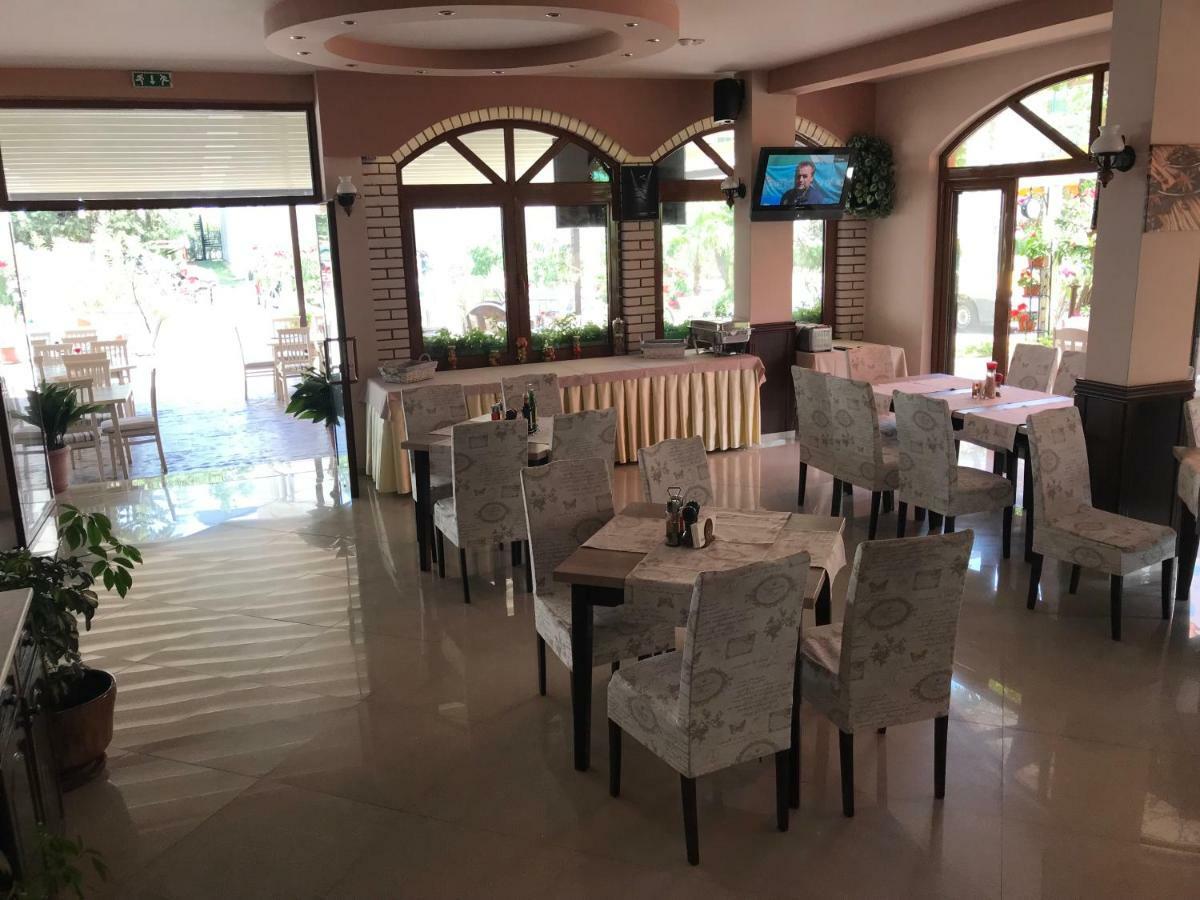 Oleander House And Tennis Club Hotel