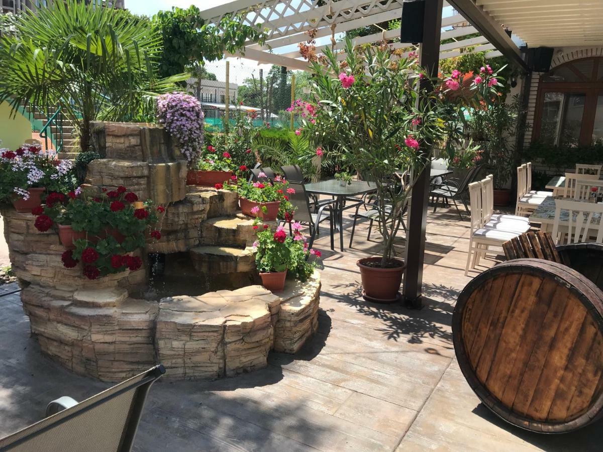 Hotel Oleander House And Tennis Club 3*