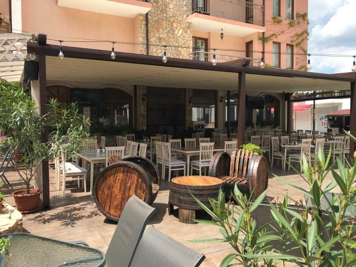 Oleander House And Tennis Club Hotel
